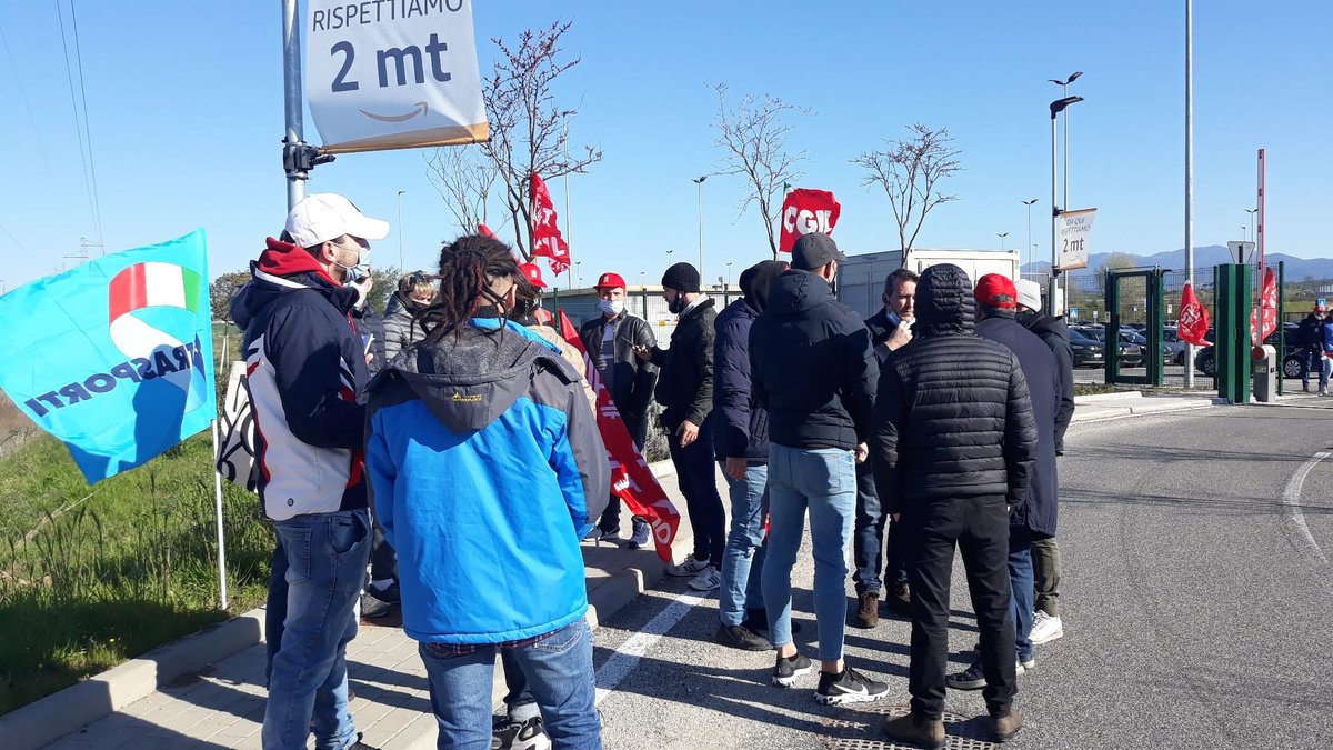 FILT_Roma_Lazio's tweet photo. #Amazon oggi #22marzo sciopero nazionale delle lavoratrici e dei lavoratori per migliori condizioni di lavoro per tutta la filiera dai magazzini ai corrieri. 

#ScioperoAmazon #Merci #Logistica #Corrieri #Driver #WhiteMonday #FiltCgil #Cgil https://t.co/OzoRawZ0yS