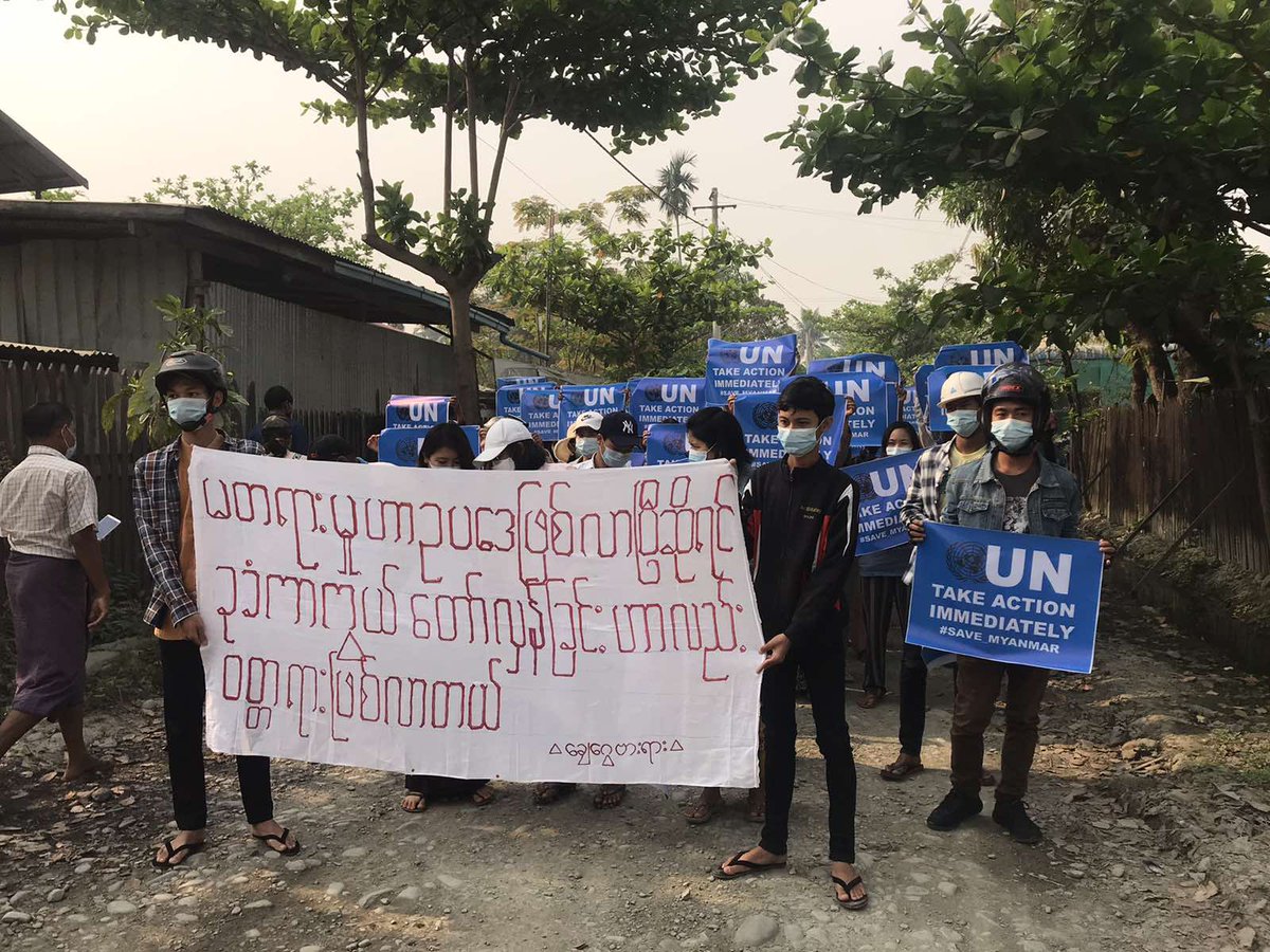VOABurmese's tweet photo. မတ် ၂၂ ရက် ကလေးမြို့ သပိတ်စစ်ကြောင်း မြင်ကွင်း။ (ဓာတ်ပုံ - နီမင်းဦး)
 #Kalay #MyanamrMilitaryCoup #MyanmarMilitary https://t.co/i3pfypzZkB