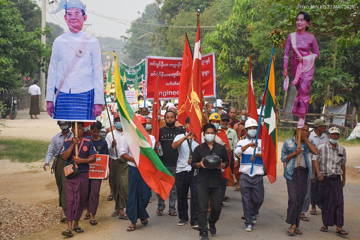 IrrawaddyNews's tweet photo. UPDATE: Buddhist monks, engineers, teachers, civil servants, students and residents protested in Ye-U Township, #Sagaing Region, on Monday against the military regime. They called for the release of detained leaders and urged civil servants to strike. (Photo: Phyo Min Ko) https://t.co/ZT7jiRrhEC