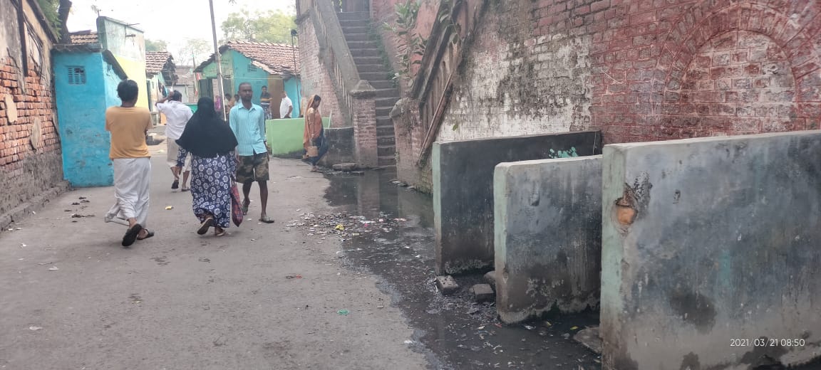 PawanSinghMLA's tweet image. This is Condition Of "Nirmal Bangla" in Bhatpara. People have to live like this Condition.@MamataOfficial Govt is Sleeping.@ArjunsinghWB @DilipGhoshBJP @amitmalviya @ujjwalpareek