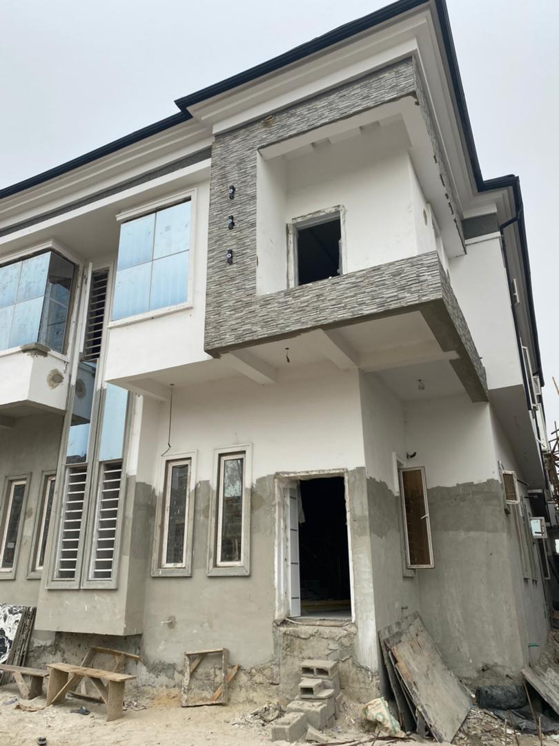 ucheuba_realtor's tweet photo. 🏠🔑 4Bedrooms Semi Detached Duplex with BQ
.
Location📍: Chevron Lekki

Price: N75m

Title📑: Governor's Consent 
   
📞 08184744947
#realestate #investment https://t.co/XzLma8VkQJ