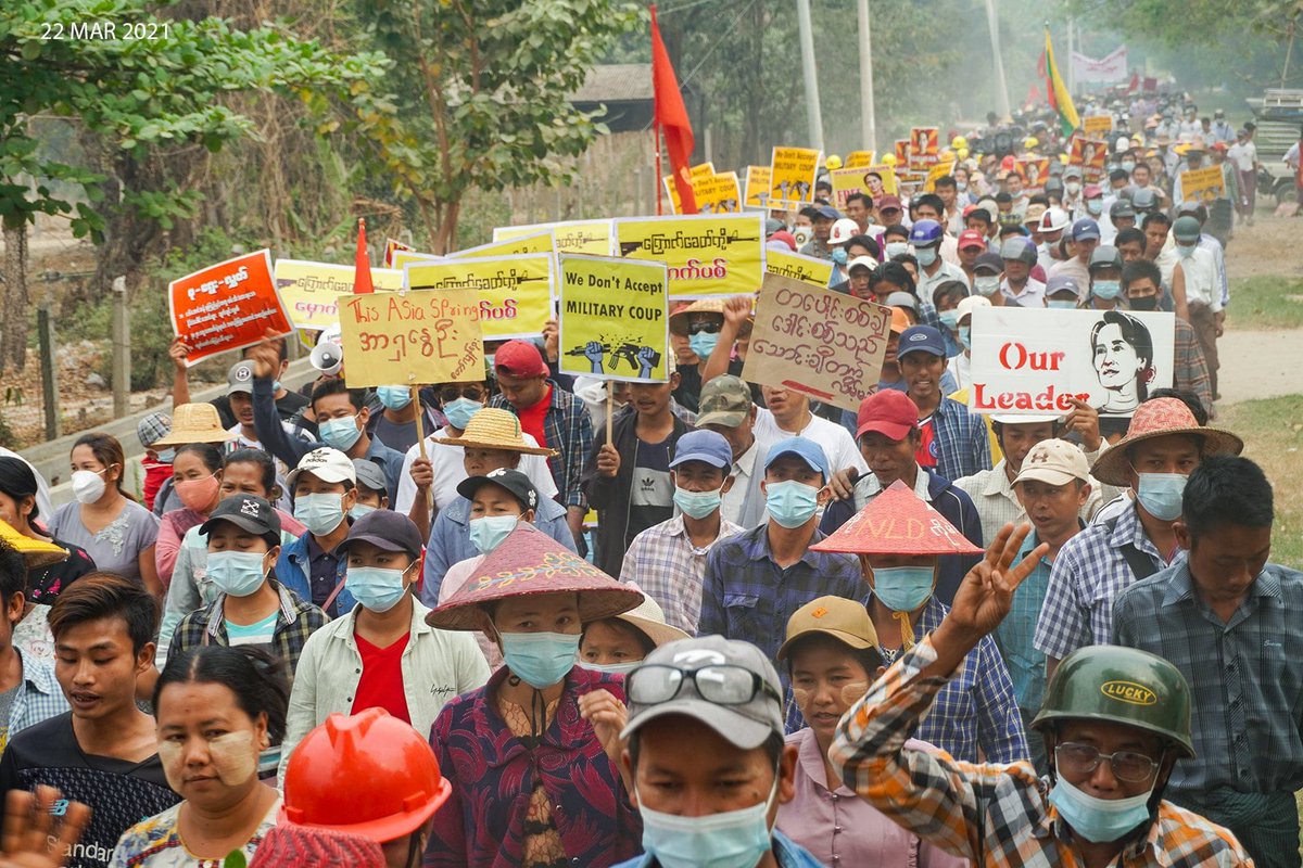 IrrawaddyNews's tweet photo. UPDATE: Buddhist monks, engineers, teachers, civil servants, students and residents protested in Ye-U Township, #Sagaing Region, on Monday against the military regime. They called for the release of detained leaders and urged civil servants to strike. (Photo: Phyo Min Ko) https://t.co/ZT7jiRrhEC