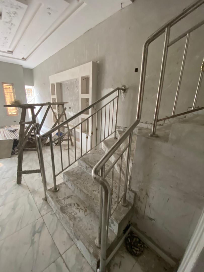 ucheuba_realtor's tweet photo. 🏠🔑 4Bedrooms Semi Detached Duplex with BQ
.
Location📍: Chevron Lekki

Price: N75m

Title📑: Governor's Consent 
   
📞 08184744947
#realestate #investment https://t.co/XzLma8VkQJ