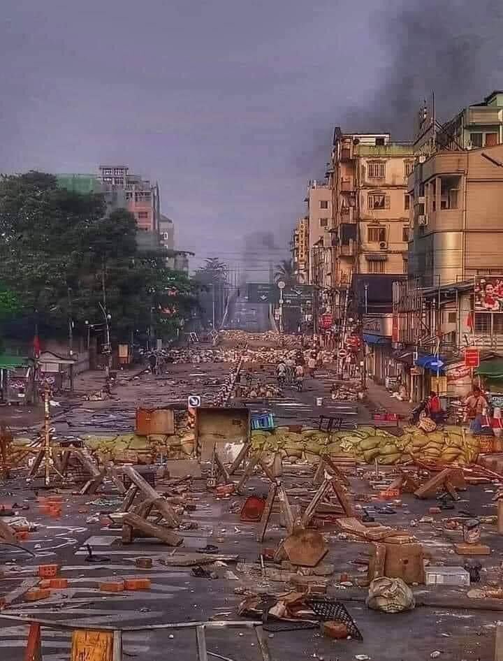 ThetHte76111014's tweet photo. Yangon City looks and sounds like a war zone .Military and police slaughtered the civilians and arrested the peaceful protestors brutally and mercilessly.The world needs to stop watching as Myanmar needs immediate help !! #WhatsHappeningInMyanmar #saveYangon #RejectMilitaryCoup https://t.co/CAlvTDRkPi
