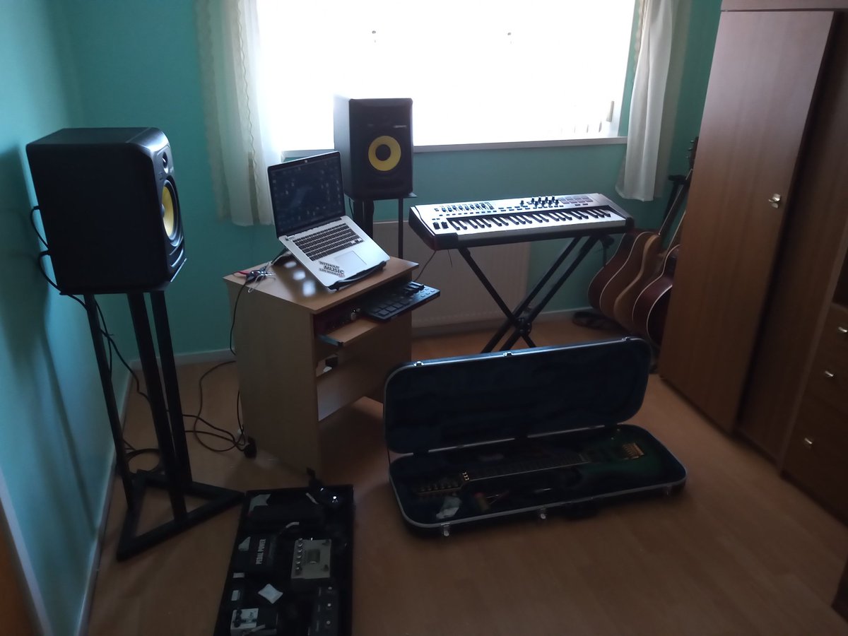 phelixflows's tweet photo. #WORK #WorkBeforeWork #create #inspire #onemanarmy #MakeItHappen
Not even 9am. All set up. How's everyone else starting the week?
@youthmusic @bus_hull @Redlocz @kobbykomposer @redeyefeenix @therealredman @SnoopDogg @iamwill @drdisrespect @drdre https://t.co/MxruaTtzNu