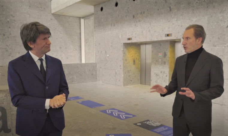 Unibocconi's tweet photo. New generations &amp; digitalization, this is the way - Alessandro Bogliolo, former CEO Tiffany &amp; Co. and Bocconi alumnus, shares his outlook on globalization &amp; business with Rector Gianmario Verona in latest #ExecutiveChat
Watch here 👉  https://t.co/h5rjsPB6KP https://t.co/iSIfC1VFCT