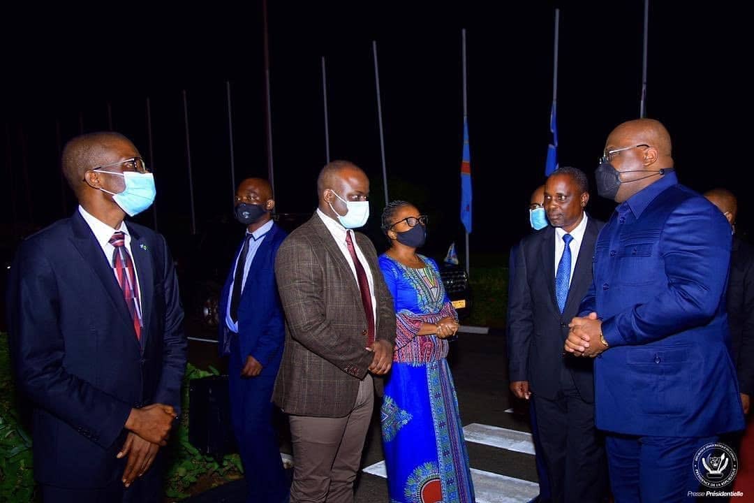 Hakingowi's tweet photo. Rais wa Januhuri ya Kidemokrasi ya Congo-DRC, Félix Antoine Tshisekedi 
alipowasili Jumapili usiku jijini Dar es Salaam kwa ajili ya shughuli ya kuuaga mwili wa aliyekuwa Rais wa Jamhuri  ya Muungano wa Tanzania Hayati Dkt.John Magufuli katika uwanja wa uhuru Dodoma https://t.co/k21TbSjCjH