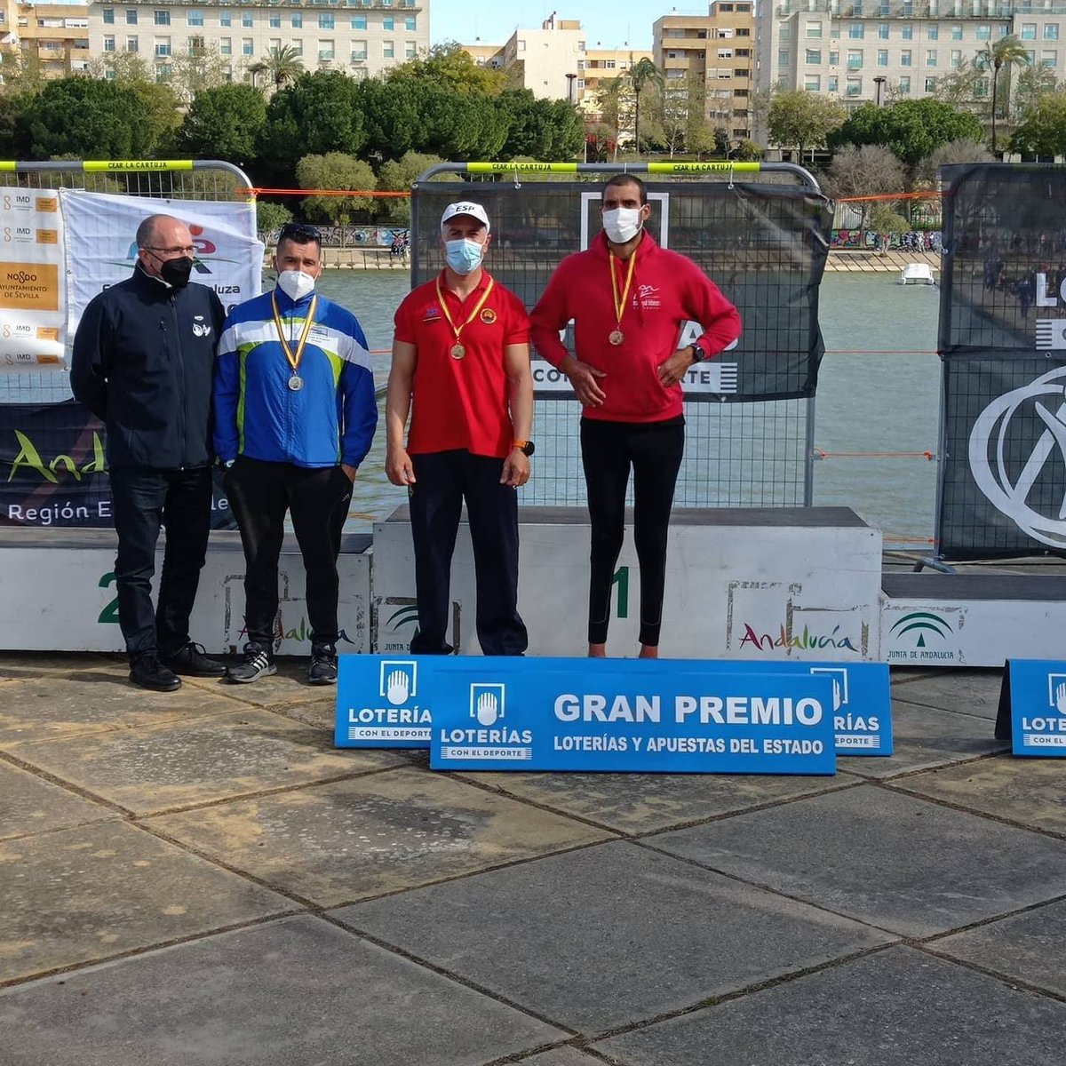 FJyD's tweet photo. El extremeño, Juan Antonio Valle (@Iuxtanam), patrocinado por la @FJyD, medalla de oro 🥇 en el Campeonato de España de invierno sprint olímpico de piragüismo en categoría KL3 hombres celebrado el 20 de marzo en Sevilla. ¡¡Enhorabuena!!💚🤍🖤 https://t.co/zOrX3jhoEJ