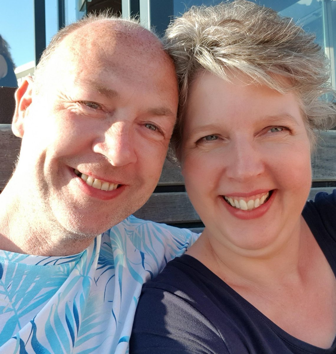 Heleen maakte zelf het belang van rookmelders mee. “Het heeft een enorme impact op ons gehad. Wij zijn 2 keer in een jaar door het oog van de naald gekropen. De 2e keer hebben de melders ons leven gered.” Bekijk een overzicht van betrouwbare melders: bit.ly/311L6zk