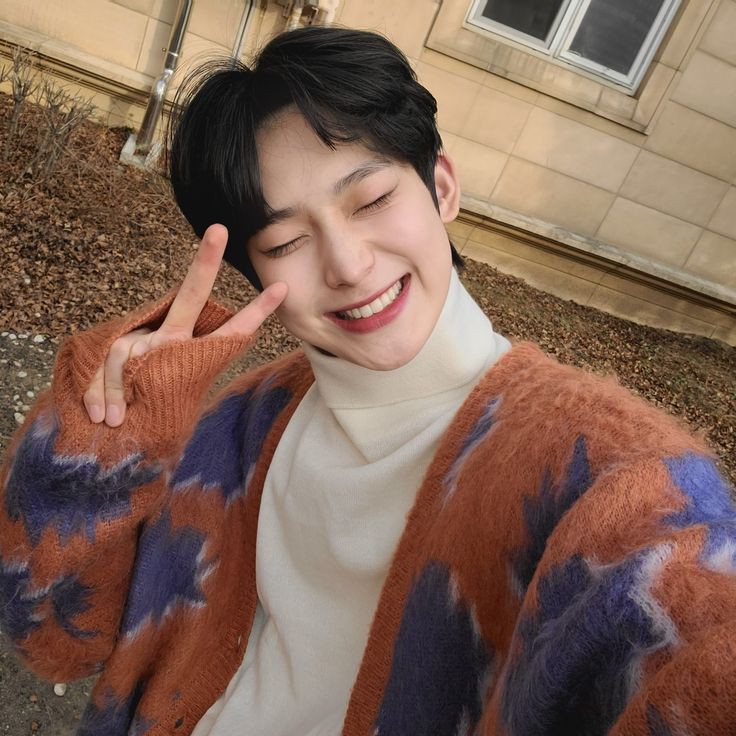 halo, gw Seno masih newbie
.
.
mutualan? rt/like
fambest? dm

#roleplayerindonesia
#rpkpop #roleplayerkpop #roleplayer #roleplayeraccount #roleplayerindo #rpworld