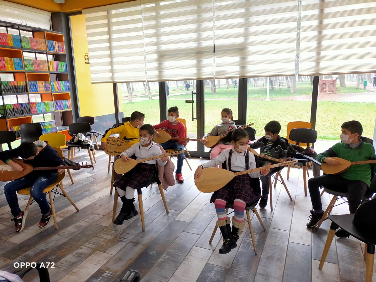 GbbGenclikSpor's tweet photo. Bu güzel görüntüler #DüztepeKitapKafe'den📚🎶

Çocuklarımızın müzik sevgisine ve eğitim hayatlarına katkıda bulunmak bizlere mutluluk veriyor.🙂

Kafemizde “Bağlama” kursumuz devam ediyor.🎶🎼

@GaziantepBeld https://t.co/Bazh9eao7R