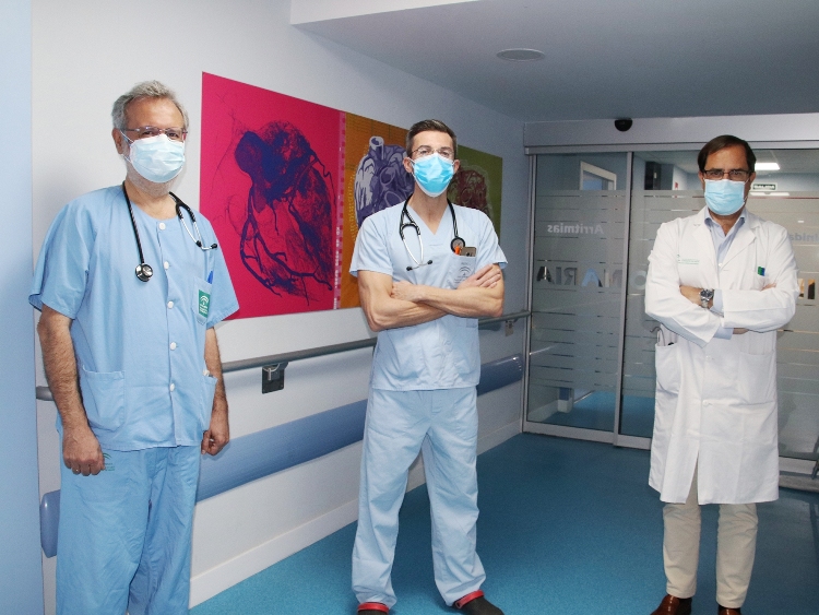 HUVMacarena's tweet photo. Un relevante estudio del Serv de @CardiologiaHUVM
del @HUVMacarena publicado en la prestigiosa revista científica: ‘International Journal of Cardiology’, abre camino en el avance del manejo del #síndromecoronario agudo.
#HUVMContigo #HUVMacarenaTeCuida
👇
https://t.co/D9HUMwcu3F https://t.co/WfjOWHcjKo