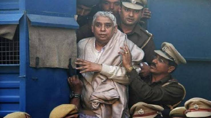 TonyStarkGinus's tweet photo. During 2010–14, Rampal skipped court hearings 42 times. He was given 'exemption from appearance' by the court to maintain the law and order situation.
#RealHistoryOfRampal https://t.co/Pi1CdWrQ9o