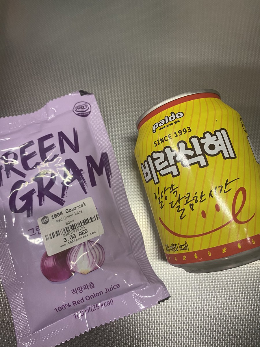 It takes 10dh, courage and curiosity to sample both these Korean products #onionjuice #ricesoda we failed miserably at liking them even though the onion juice has so many benefits 🧅