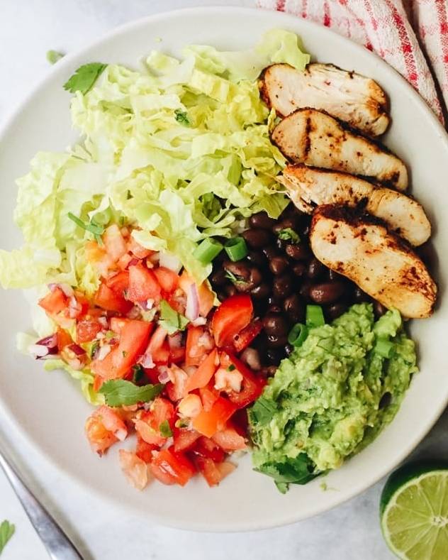 AbsoluteFitNE's tweet image. Monday #mealspiration - chipotle chicken Budda bowl. Marinade cooked chicken breast in chipotle. Then add black beans, salad, tomatoes, diced avacado &amp;amp; I also like to add tenderstem broccoli. Super tasty, nutritious, quick &amp;amp; easy #eatwell #yummy #meals #healthyeating #nourish
