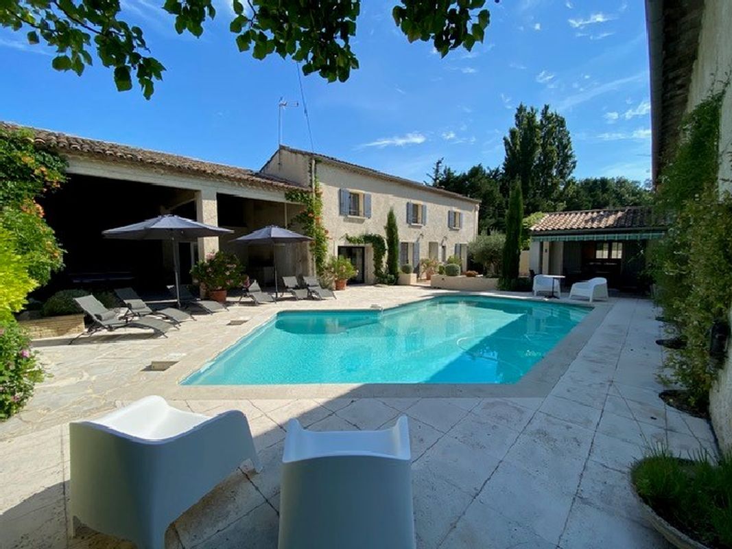 SejoursProvence's tweet photo. #provence #location #maison #vacances #provence #soleil #souslesoleil #piscine #southoffrance #france #sud #alpilles #luberon https://t.co/40d0dlSewX