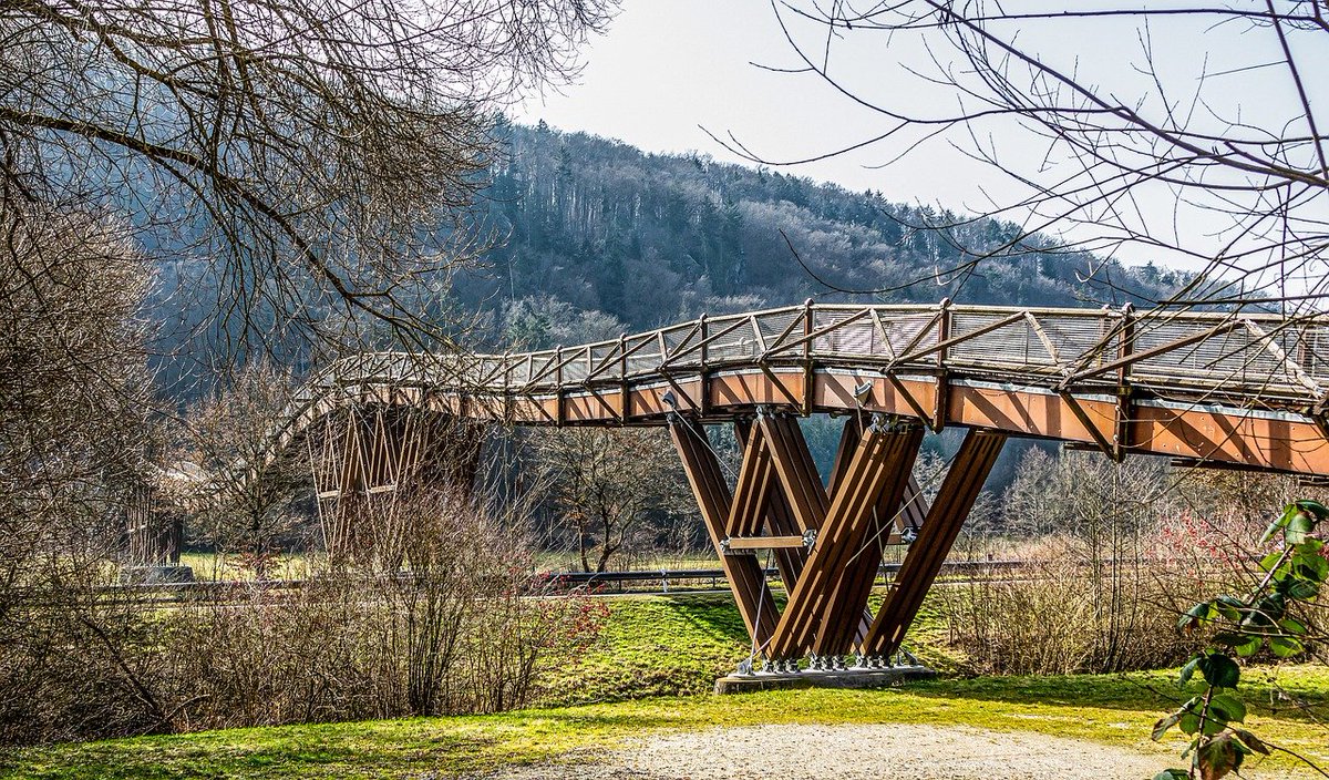 ReservarHotel's tweet photo. Puente de madera "#Tatzlwurm", conecta los dos lados del valle de #Essing y con sus 193 metros, es uno de los más largos de #Europa.
.
👉https://t.co/PDVfiUh6vC
.
#reservarhotel #hotel #hoteles #ofertahotelera #hotelenEssing #hotelesenAlemania #turismo #viajar #conocer #Alemania https://t.co/zvslNCEnWP