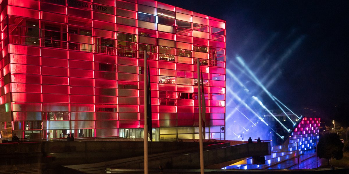 ArsElectronica's tweet photo. From road show to symposium, meeting to product presentation: The Ars Electronica Event Service not only offers various locations for events, but also transports your event of any kind to your audience via digital means. #eventservice
https://t.co/FDfg2ELrnx https://t.co/GsTdCo6roZ