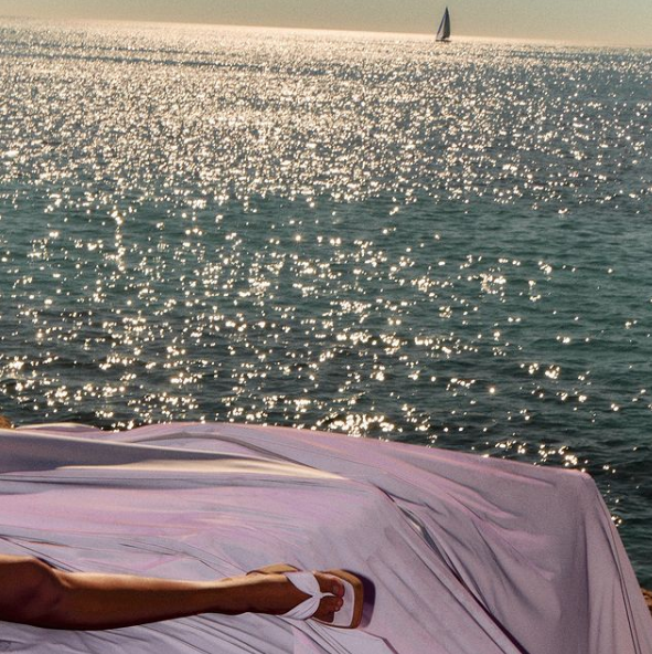 End of the weekend with April 💜
miista.com/april-purple-r…