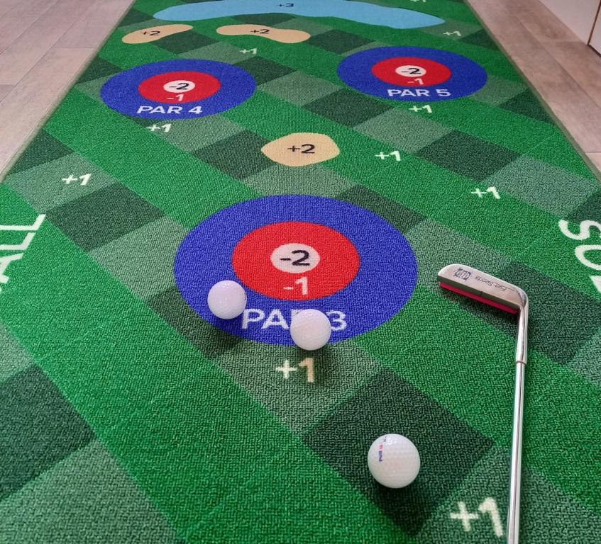 marketing_gott's tweet photo. The Ham &amp; Egger Files Minigolf Blog: Results from Week 5 of the Putt18 World Pro League https://t.co/OeeHFyV2A4

#putt18 #puttathome #isolationminigolf #quarantinement #quarantainment https://t.co/TDWlC1Umwj
