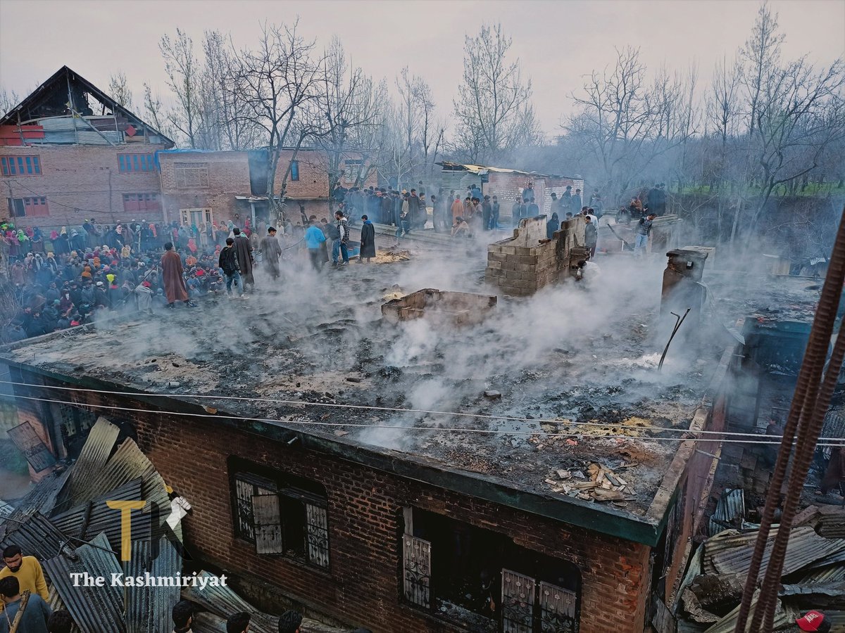 IbnParvez's tweet photo. 5 days ago. Today.
Nothing changed in Occupied Kashmir.
#BleedingKashmir.
#HellWithOppression. https://t.co/ZpGt817kmI