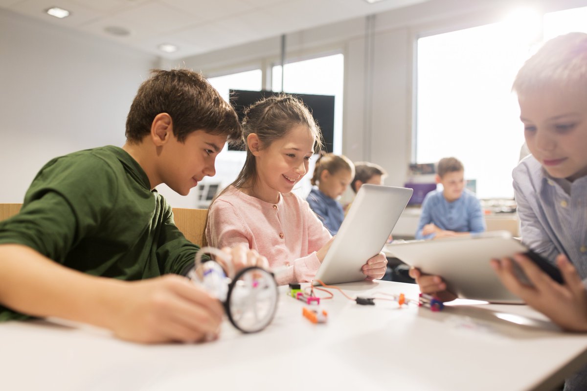 schoolstogether's tweet photo. Bridging the Gap between Live and Remote Partnerships - This online event is being held tomorrow evening (23 March) and will include partnership case studies from across the country. Find out more: https://t.co/vcwMSRuc4o https://t.co/VVN0JWSBcn