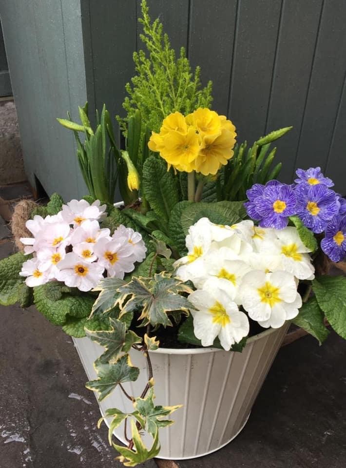 Creative__Care's tweet photo. Old Red Lion at Treswell is raising money to buy a special bicycle. They are holding a raffle draw on Good Friday. The prizes are a Tablet with case, Flower planter, Brandy, Bourbon, Wine, and lots more!
Tickets are £1 a strip. Please email naomiball@creativecare.org.uk to buy. https://t.co/U1D4CvYoDP