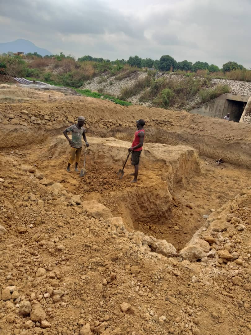 Kaosarahadeyi's tweet photo. This new week, our men are at work @FarmsAbk constructing more ponds for us to increase our production capacity and to be able to serve you better. 🥰 https://t.co/Qnp2CgsFog
