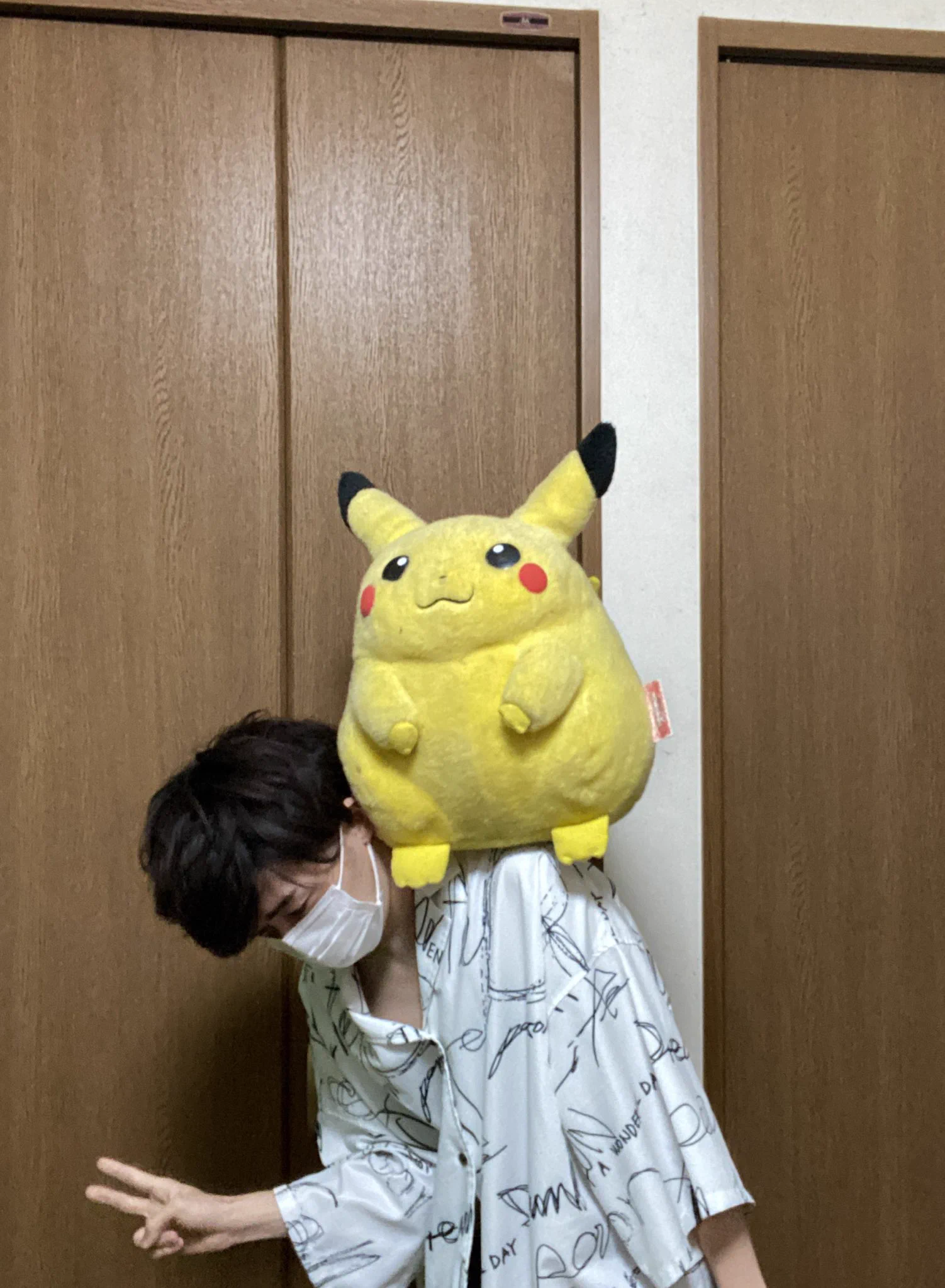 皆がイメージする等身大ピカチュウと、実際の等身大ピカチュウがこちら！