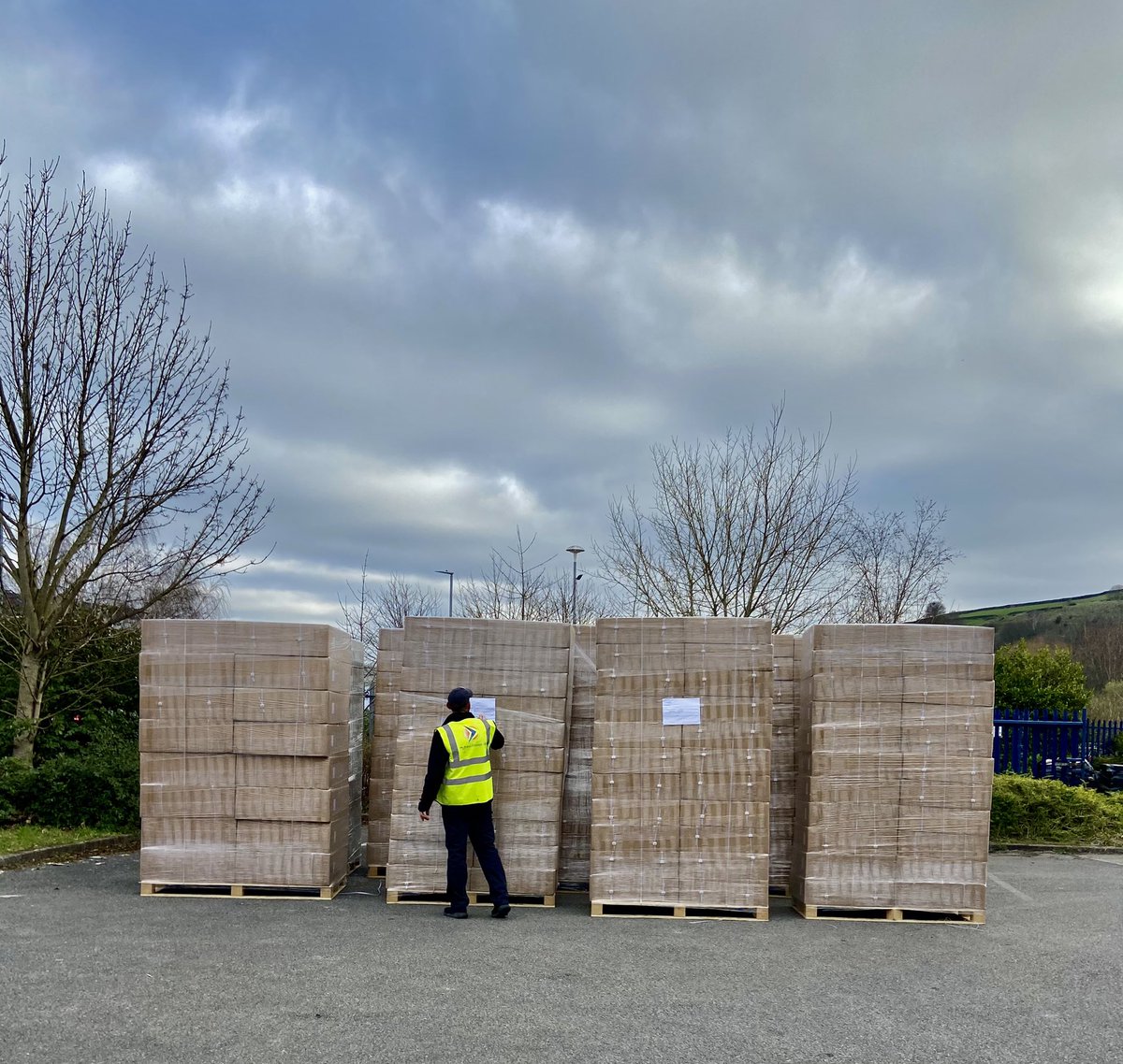 mpressfittings's tweet photo. HUGE delivery this Monday morning of Uni-Press our plastic multilayer system, just in time for the relaunch 😱 

Contact us today for more information 

📞 01924 491797 https://t.co/UPSnfswxtB