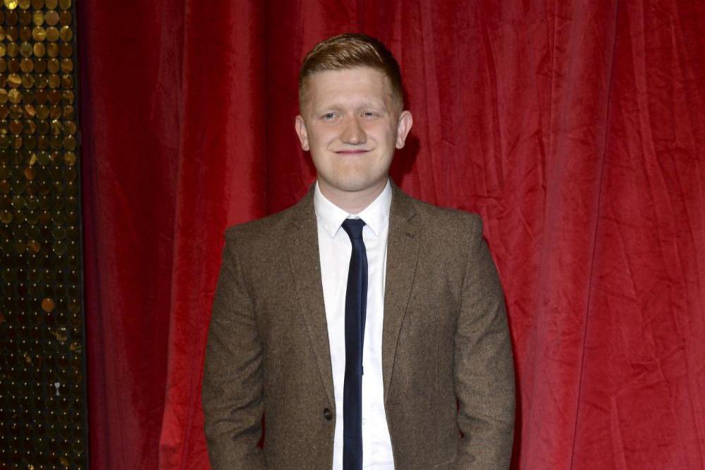 lucyhicksonx's tweet photo. Anyone else think the new Captain America looks like Chesney from Corrie ? #marvel #CaptainAmerica #FalconAndWinterSoldier https://t.co/spdemdneKB