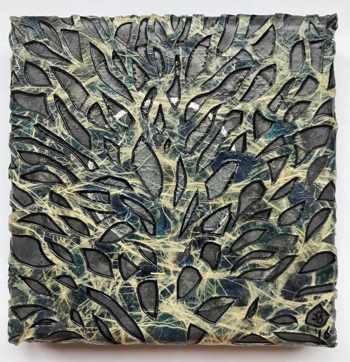 10x10artist's tweet photo. Papierkunst van Katja Berkenbosch. Prachtig! @PAPERCHAINFORUM @papermagazine @FNOInl #recycling @duurzaampapier @WereldvanPapier #Paper #papier https://t.co/IbUasbC4d4