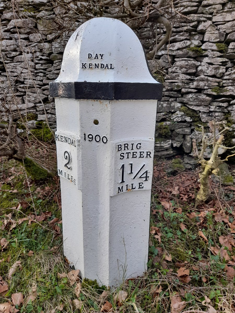 Phil_M_Barrett's tweet photo. Can't get lost on the way to the supermarket, thanks to H.H. Day, Castle Iron Foundry, Kendal.
Love these cast Iron #Mileposts
#LakeDistrict #Cumbria https://t.co/vQNBvtpyND