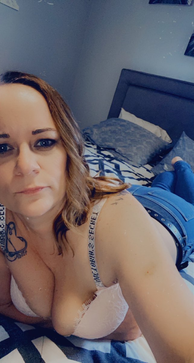 Good morning!! Who’s ready
To play? Cum see me. #onlyfansmodel #hotmom #milf #wap #tattooedcutie #tattooedandpierced #over40women  #sexymilf #onlyfansaccount #xrates #kinky #onlyfansgirl onlyfans.com/christilynn