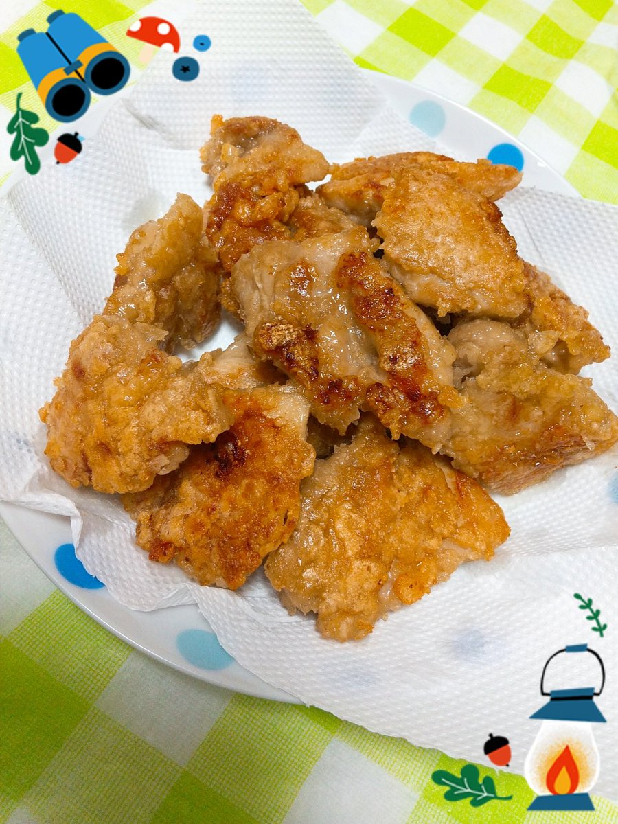 ピエタ ノアレ V Twitter カリカリチキン めっちゃ旨い 中しみしみ 外カリカリ 衣にも肉の旨味しみて最高 鶏肉を 中華だしの素 白だし 水で揉みこみ１日置く 翌日 鶏肉に片栗粉まぶして 油を引いたフライパンで カリカリになるまで焼く