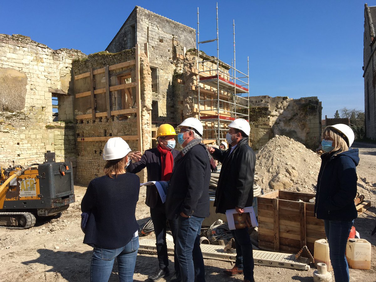 DĂ©partement de la Vienne (@departement86) on Twitter photo Visite du chantier de lâHistorial du #Poitou dans le chĂąteau de <a href="/MontsSurGuesnes/">Monts-sur-Guesnes</a>. Les travaux sont rĂ©alisĂ©s par des entreprises de la #Vienne.
Le site prĂ©sentera lâhistoire mĂ©diĂ©vale du #Poitou autour dâAliĂ©nor dâAquitaine et de Richard Coeur de Lion. Ouverture en avril 2022. Visite du chantier de lâHistorial du #Poitou dans le chĂąteau de <a href="/MontsSurGuesnes/">Monts-sur-Guesnes</a>. Les travaux sont rĂ©alisĂ©s par des entreprises de la #Vienne.
Le site prĂ©sentera lâhistoire mĂ©diĂ©vale du #Poitou autour dâAliĂ©nor dâAquitaine et de Richard Coeur de Lion. Ouverture en avril 2022.