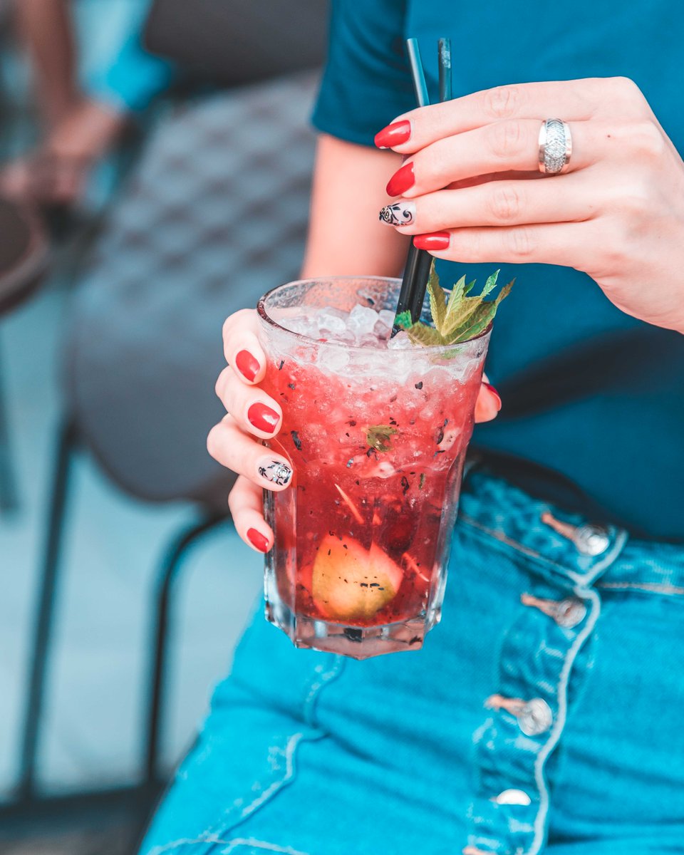 ☀️🌺 ¡Ya es primavera! 
Los días comienzan a ser más largos, el buen tiempo llega para quedarse y con el calorcito ya comienzan a apetecer nuestros mojitos de sabores.
¿Cuál es tu preferido? 

📍 Te esperamos en #ThatsLife de 13h a 22:30h y domingos de 15h a 22:30h