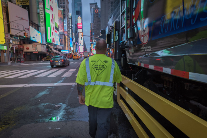 ActionCarting's tweet photo. We wear florescent yellow not just because it looks cool, but it keeps us safe! When in traffic look out for #floyellow & keep the hardworking people of our community safe on the job #sanitationstrong #safteydriven #safety #worksafety #safetyculture #livesafety #roadsafety https://t.co/1U6x3CZX41