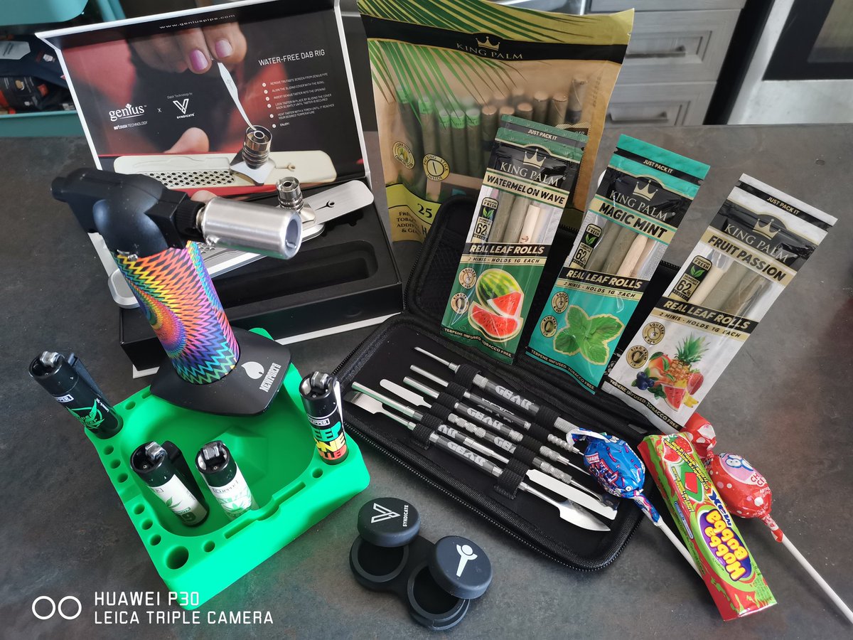 DominiqueBlain2's tweet photo. Thank you so much @CDNHighClub once again my husband is so happy with his wonderful mystery Birthday box that you create for him!!!!
@sgaud69 https://t.co/J1p372UPjg
