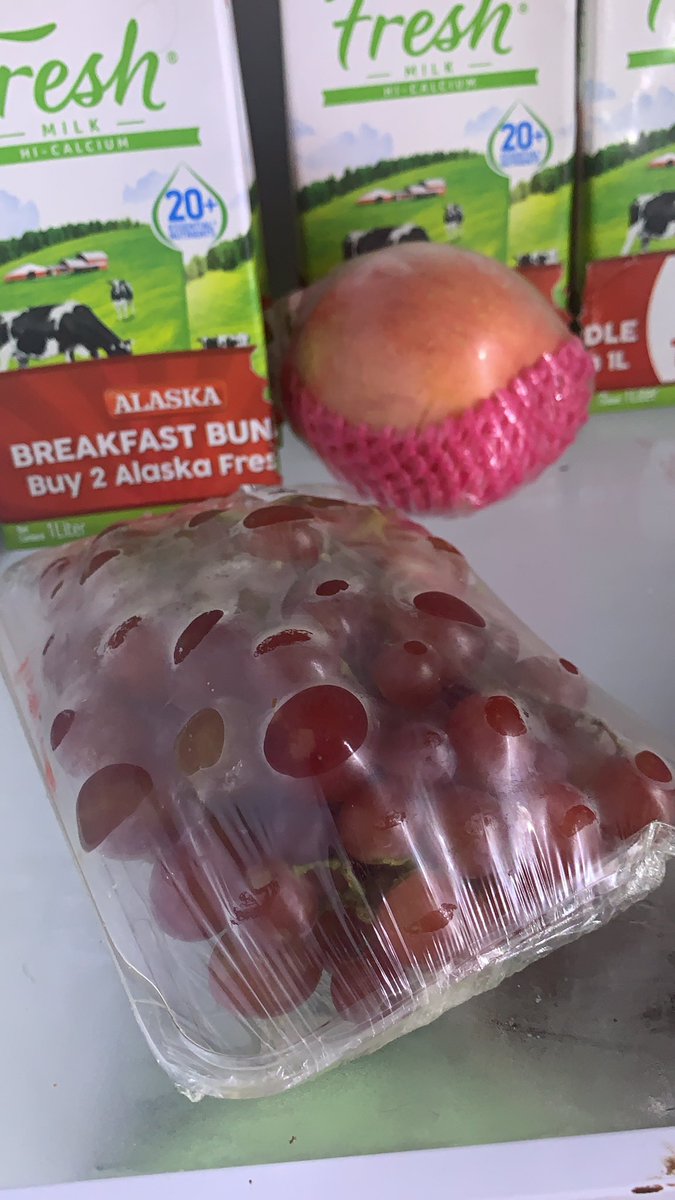 eun_woonna's tweet photo. Keeping fruits fresh in the fridge 🥶
Stay healthy!!!! 

#내_모든_것은_ONE #ONE #아스트로 #ASTRO #All_Yours @offclASTRO https://t.co/fwJMzeyIw7