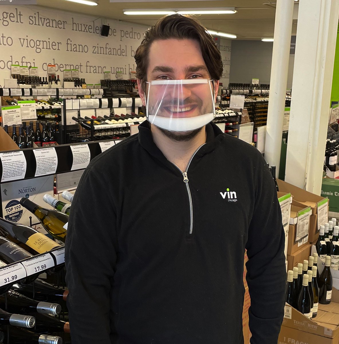 Are you a wine lover who utilizes lipreading? Vin Chicago now has a supply of transparent masks at each of our stores. If you'd like to have one of our team members wear a transparent mask while assisting you, please just ask!