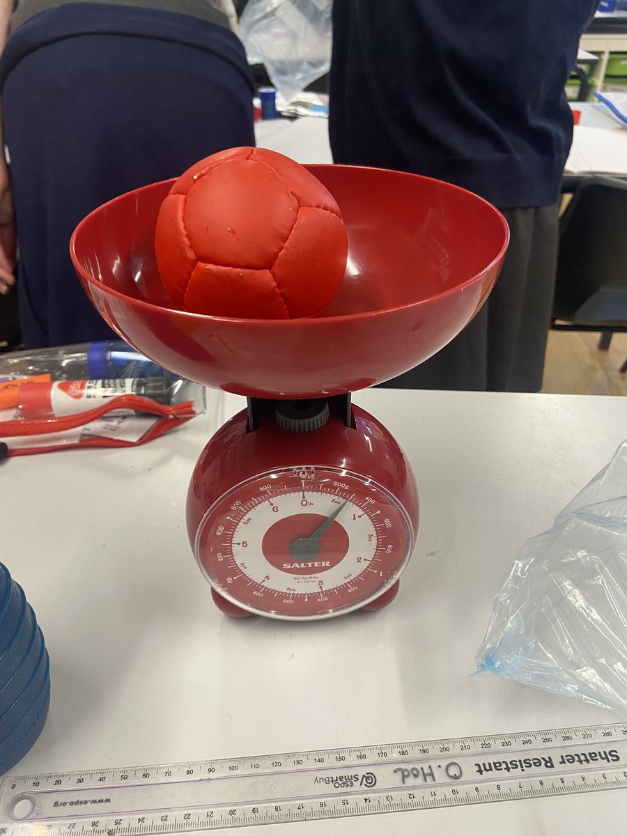 What’s the difference between ‘Mass’ and ‘Weight’? There is only one way to find out ... Newton Meters vs Weighing Scales! #SirIssacNewton #Science #Forces <a href="/hartsholmeacad/">Hartsholme Academy</a>