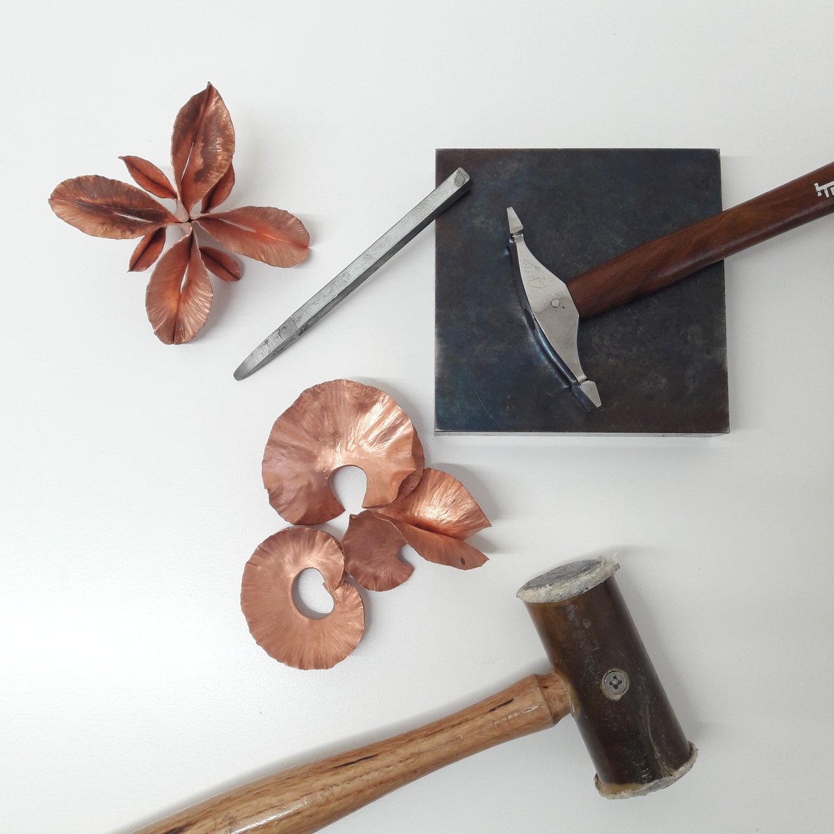 CSSofJ's tweet photo. Only TWO spaces left on our weekend fold-forming course with @Jenny_Deans. This is a great course for anyone looking to add form and dimension to their work. (You also get to hit stuff with hammers, good for all those pent-up lockdown frustrations!) 
.
https://t.co/yZGOlsZNQb https://t.co/eGYwv7yujX