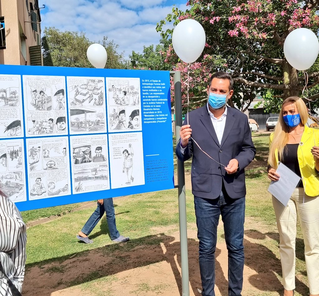 miguelsiciliano's tweet photo. LA PLAZA WENCESLAO VERA EN B° OBRAS SANITARIAS QUEDO HERMOSA.

Wenceslao a sus 28 años ya era Secretario Gral del Gremio Obras Sanitarias. Fue desaparecido por la infame dictadura militar. Poder estar hoy junto a sus familiares, sus compañer@s, l@s vecin@s es reivindicar (sigue) https://t.co/sMrzn4PNh3
