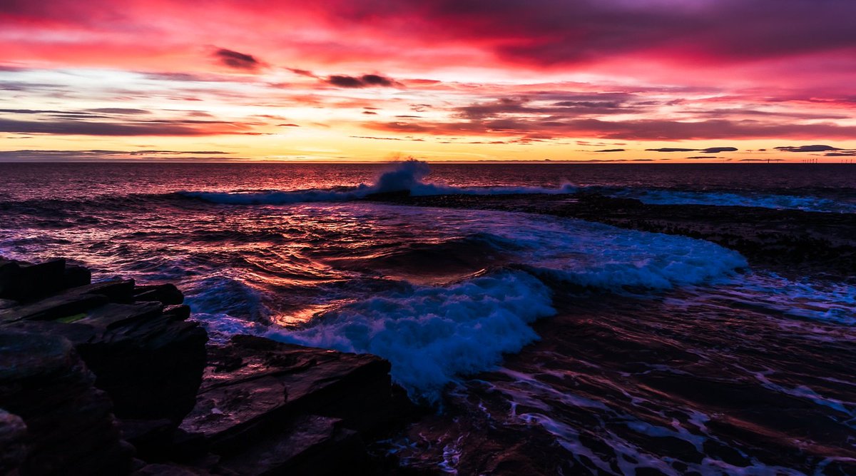 Beautiful sunrise up in Wick this morning!! 🏴󠁧󠁢󠁳󠁣󠁴󠁿 <a href="/STVNews/">STV News</a> <a href="/stvweatherwatch/">STVWeatherwatch</a> <a href="/SeanBattyTV/">Sean Batty</a> #Scotland #ScotlandIsNow #Highlands #Caithness