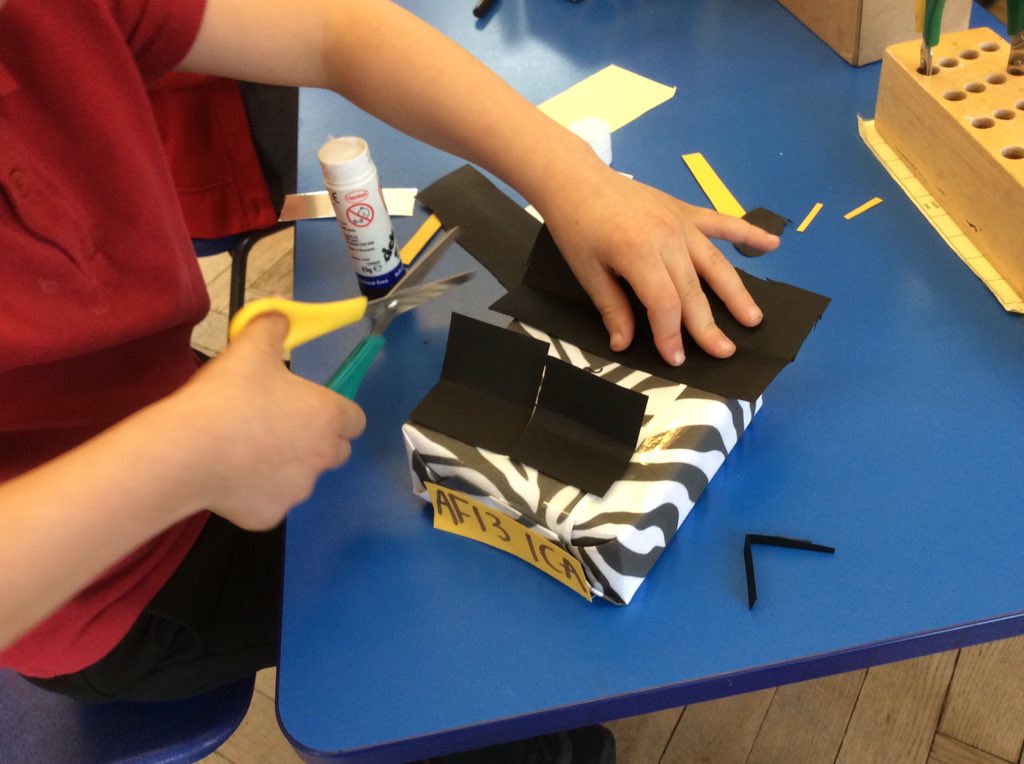 EastwayPrimary's tweet photo. Design and Technology in action in Year 2. Last week we designed our own safari jeeps and this afternoon we have been busy making them 🐆🐘🦒🦓🦏 https://t.co/b6PW90nSlj