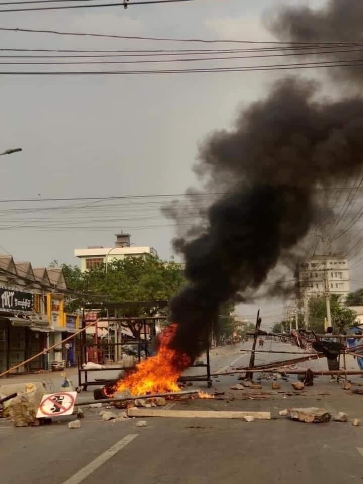 SuHlain31885278's tweet photo. #WhatsHappeningInMyanmar #SACTerroristGroup #SupportCDM #SupportCRPH #JusticeForMyanmar #Mar22Coup #GenerationZ #နွေဦးတော်လှန်ရေး https://t.co/g42oSy3cfz