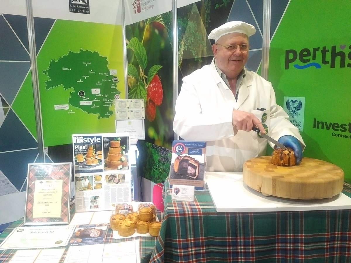 Mrcspies's tweet photo. Four years ago today.  At @IFE2017 and training at @Fortnums 
History. https://t.co/2dABxZwv6Y