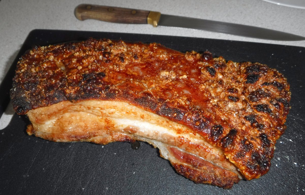 BobtMgb's tweet photo. Having cooked all over the world in many styles, Asian is still my go to and Belly Pork hits the top, crispy top, melt in the mouth succulent meat #asianfood #BellyPork
#asiancusine @asiancookingmom https://t.co/6wI6KoUFMb