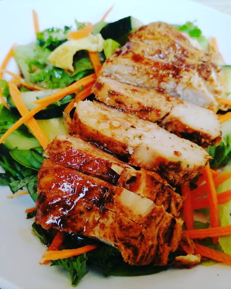step_kitchen's tweet image. Chicken salad for lunch?
#fitness
#newbalance
#mondaythoughts